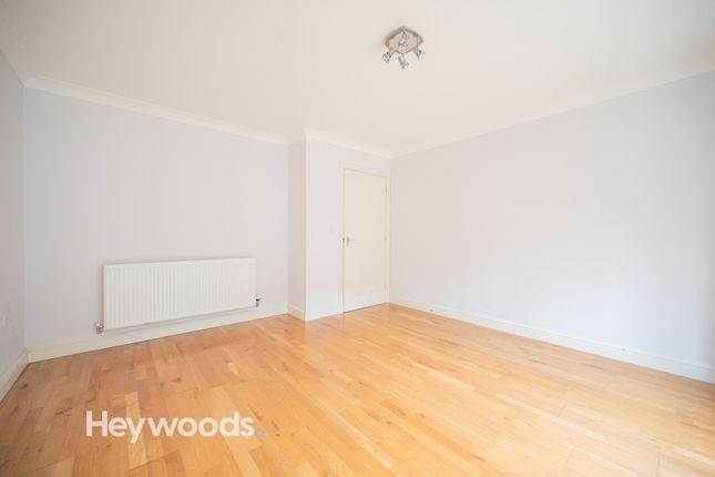 Flat to rent in Lymewood Close, Newcastle-Under-Lyme