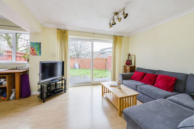 6 Windsor Close, Didcot photo 2