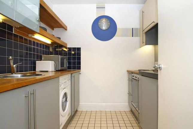 Flat to rent in Assam Street, Aldgate, London