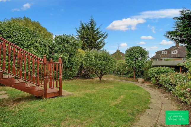 35, Abbots Gardens, London photo 2
