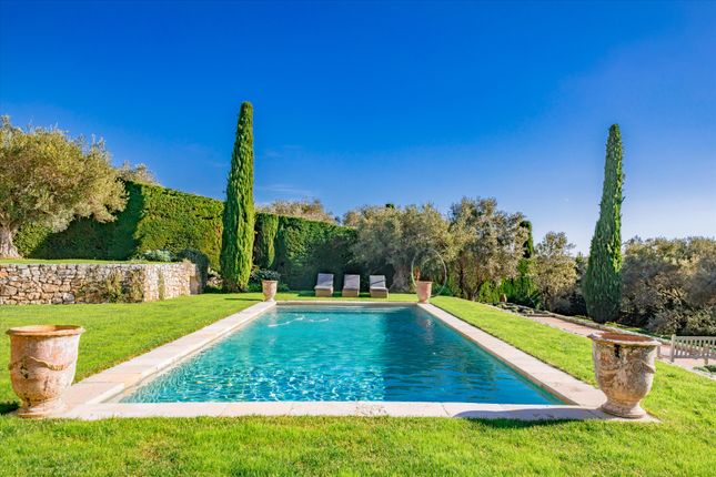 Villa for sale in Mougins, Alpes Maritimes, Provence Alpes Cote D'azur, France
