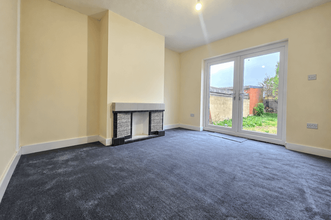 12 Tudor Road, Luton photo 4