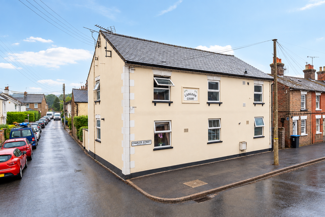2-bed house on Langdon Court,Flat 1, Charles Street, Tring, £295,000