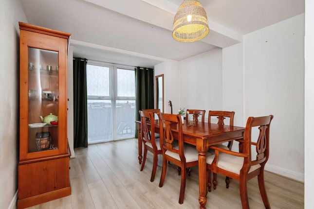 Apartment 22, 335, Claremont Road, Greater Manchester photo 4