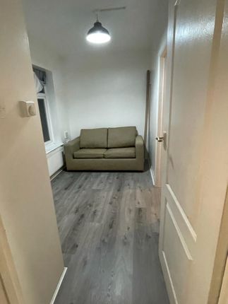369, Sipson Road, West Drayton photo 4