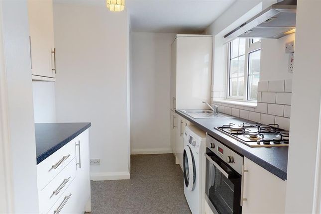 Flat 4, Elm Court, Brackenwood Close, Ilkley photo 3