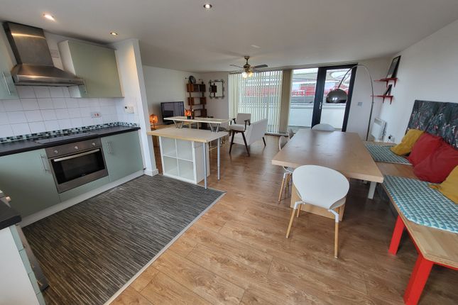99 Greenheys Lane West, Manchester photo 5