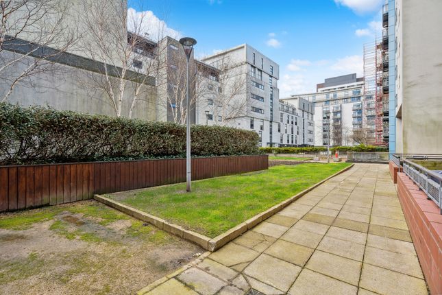 Flat to rent in Meadowside Quay Square, Glasgow Harbour, Glasgow