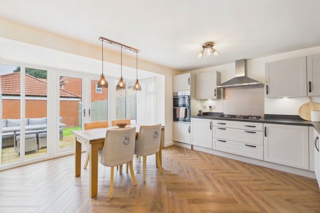 33 Bilson Crescent, Hessle, East Riding Of Yorkshire photo 2