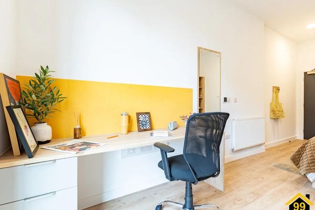 1-bed flat on Premium Studio, Beckton House, Beeston, £1,083/mo