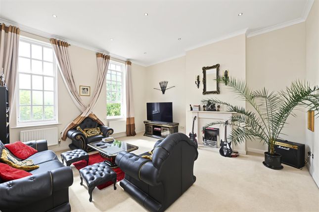 6 The Birches, 47, Azalea Close, Napsbury Park photo 4