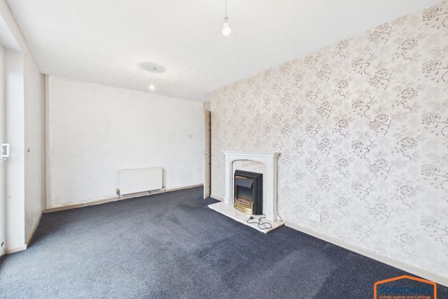 3 St. Matthews Close, Walsall photo 2