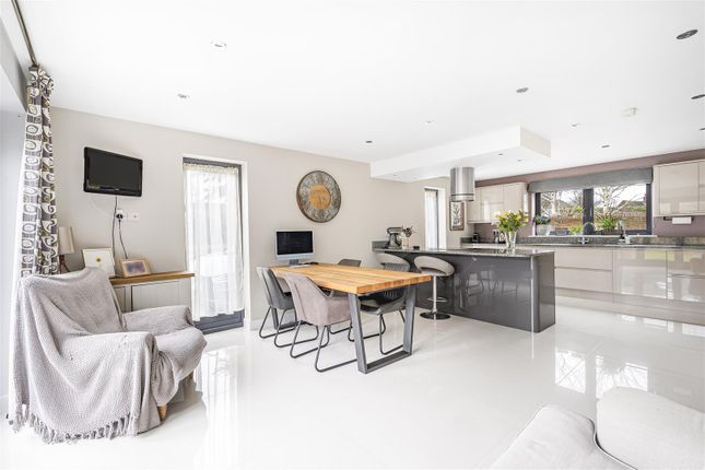 8, Meadow Walk, Great Abington photo 3