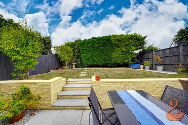 32, Sycamore Avenue, Evesham photo 2