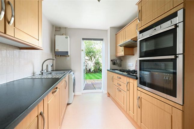 Highwood Close, Hampshire photo 3