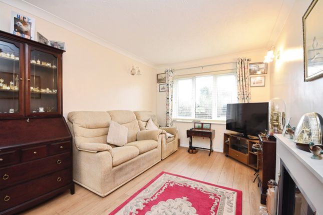 Flat 1, The Mallards, 236, High Street, Southend-On-Sea photo 3