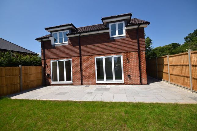 1a, Somerset Fields, Farnham photo 3
