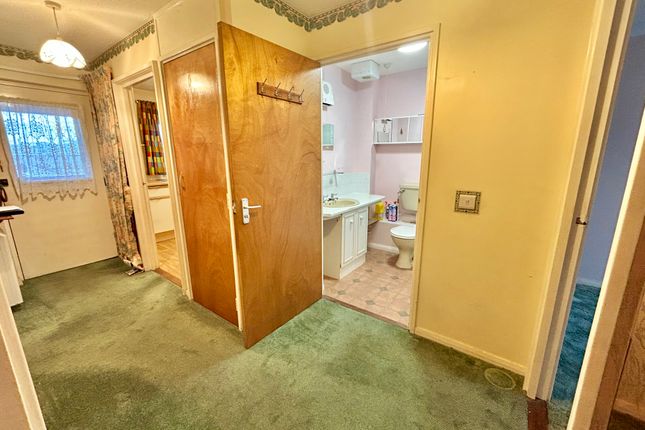 18 Pearce Court, George Street, Gosport photo 4