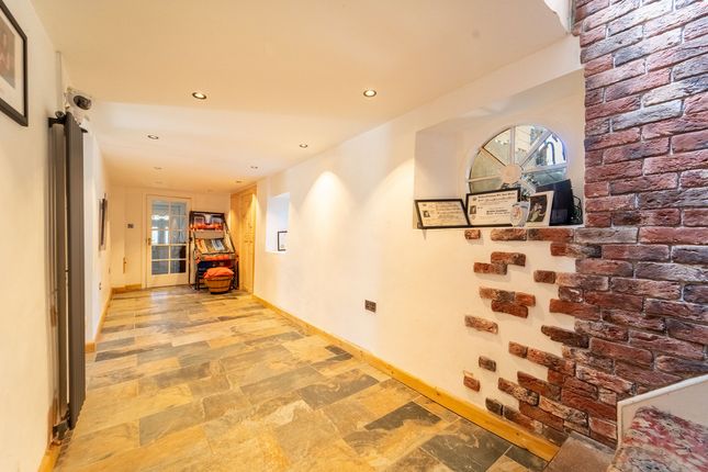 44, St. Johns Crescent, Newport photo 4