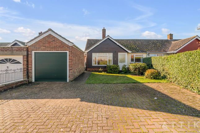 2-bed house on 11, Kennedy Close, Halesworth, £240,000