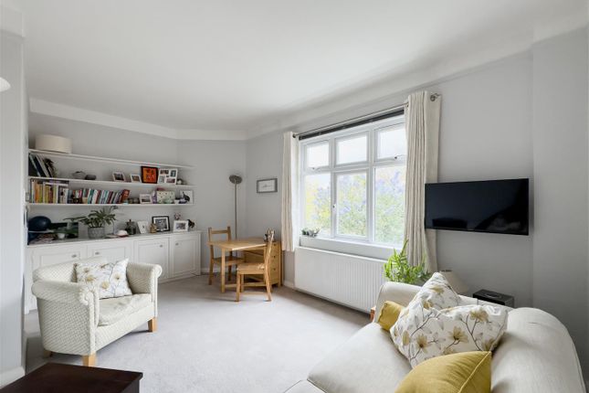 Flat for sale in Bramcote Road, London