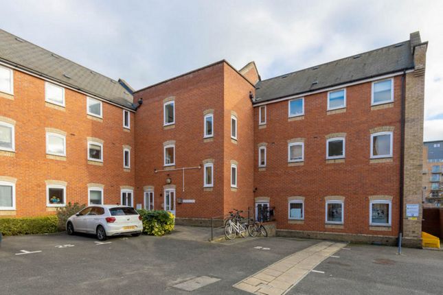 Thumbnail Flat for sale in Meachen Road, Colchester