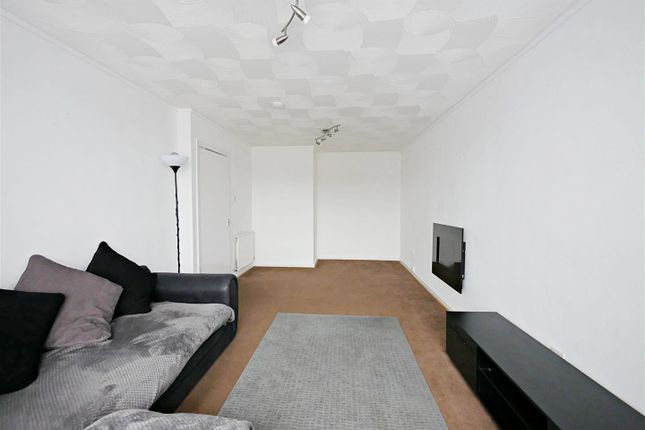 93, Spruce Road, Glasgow photo 3