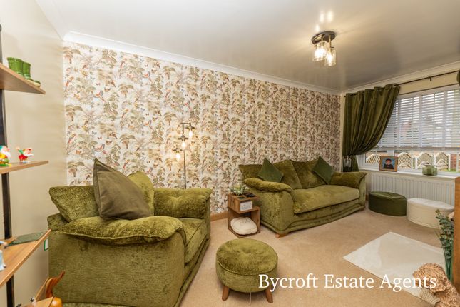 10, Laburnum Close, Great Yarmouth photo 2