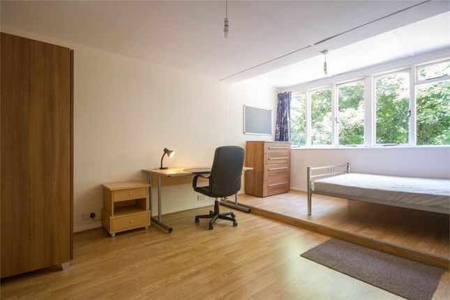 Thumbnail Town house to rent in Barchester Close, Cowley, Uxbridge