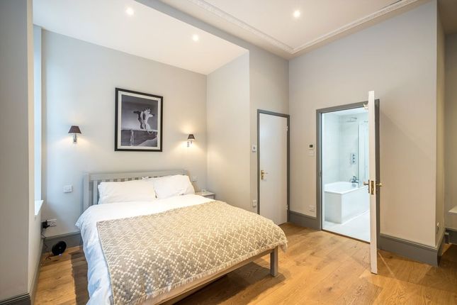 Flat 28, The Mansions, 252, Old Brompton Road, London photo 3