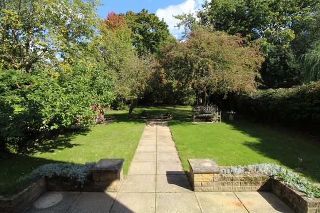 52, Marlborough Drive, Burgess Hill photo 2