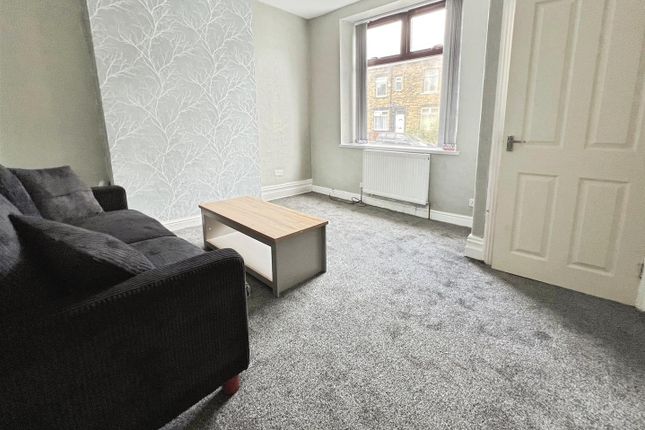 42, Hatfield Road, Bradford photo 4