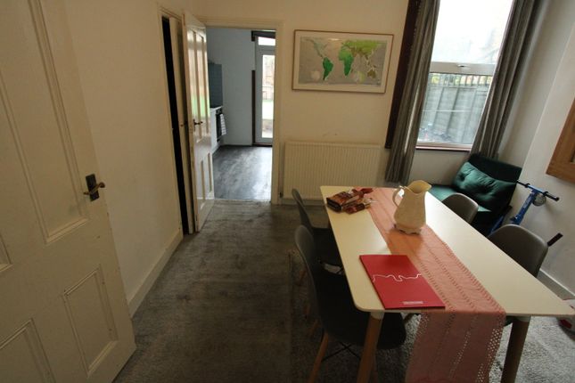 25, Chasefield Road, London photo 5