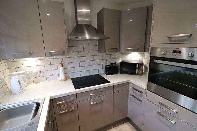 Flat 2, Astonia Lodge,, Pound Avenue, Hertfordshire photo 3