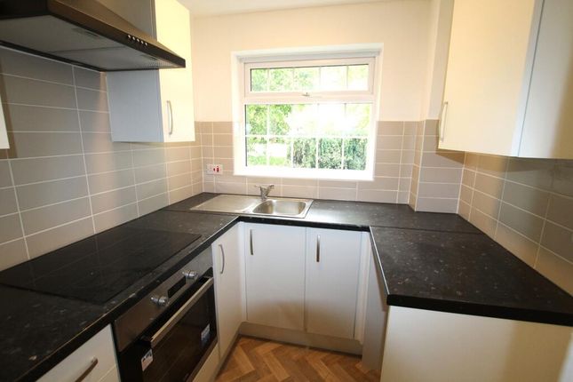 76, Manorfield, Singleton photo 5