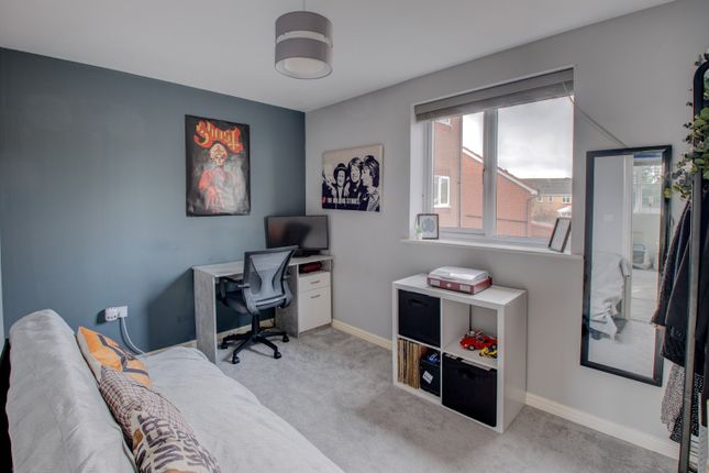 Flat for sale in Forge Avenue, Bromsgrove, Worcestershire