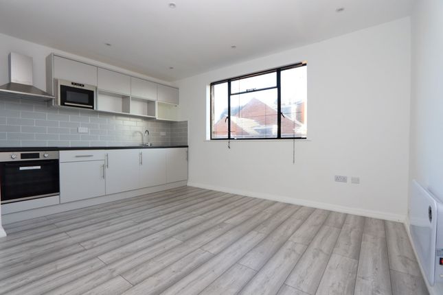 Thumbnail Flat to rent in High Street, Epping