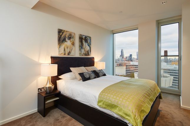 Flat for sale in South Bank, Waterloo, London