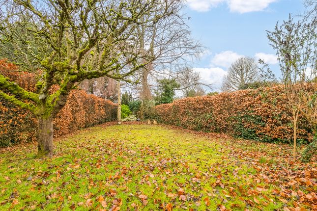 15, Brockswood Lane, Welwyn Garden City photo 3