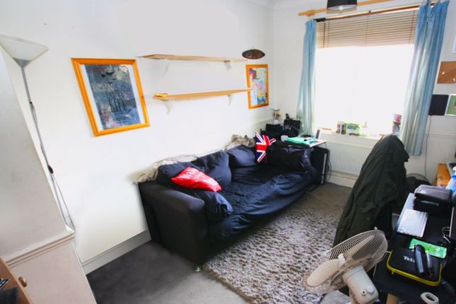 Flat for sale in Dabbs Hill Lane, Northolt