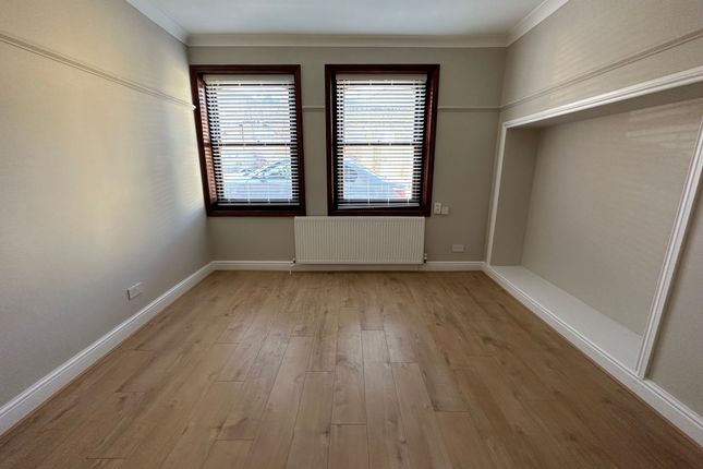 Flat to rent in Albert Road, Chatham