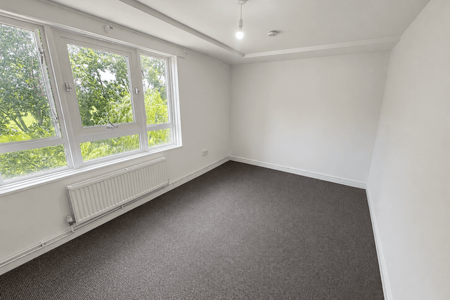 56 Gainsborough Tower, Academy Gardens, Northolt photo 2