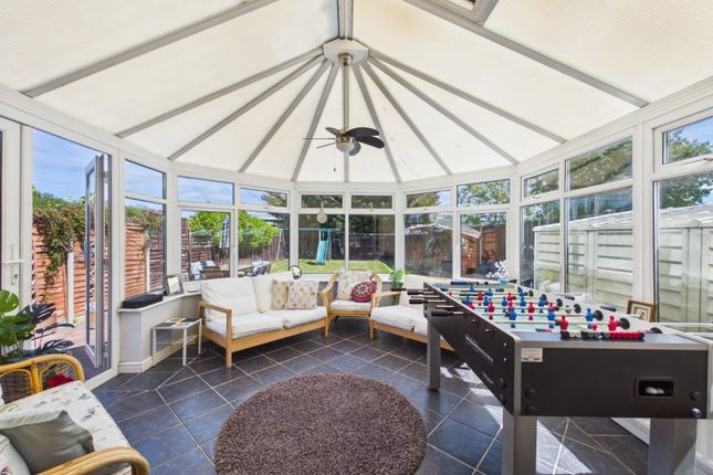 40, Doris Road, Surrey photo 4