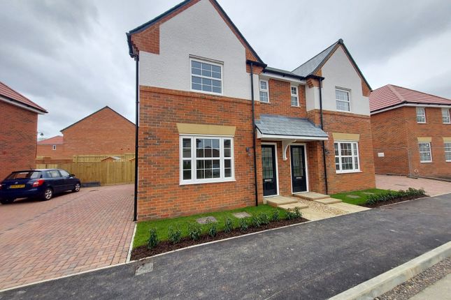 Thumbnail Semi-detached house to rent in Laxton Leaze, Waterlooville, Hampshire