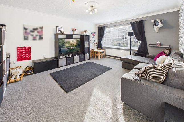 145a, Coulsdon Road, Caterham photo 3