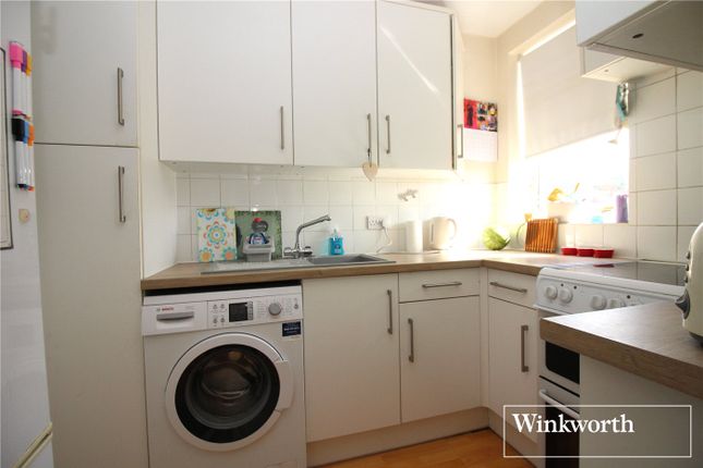 37 Watling Court,, High Street, Borehamwood photo 5