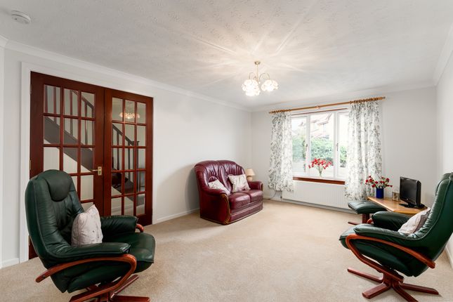 50, Carnbee Park, Edinburgh photo 2