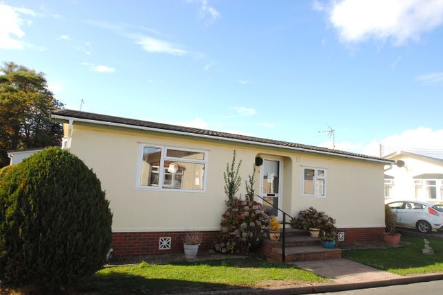 1 Sycamore Crescent, Woodmancote Park Homes, Cheltenham photo 5