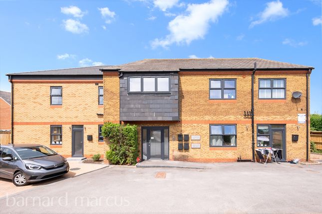 Flat for sale in Miles Road, Epsom