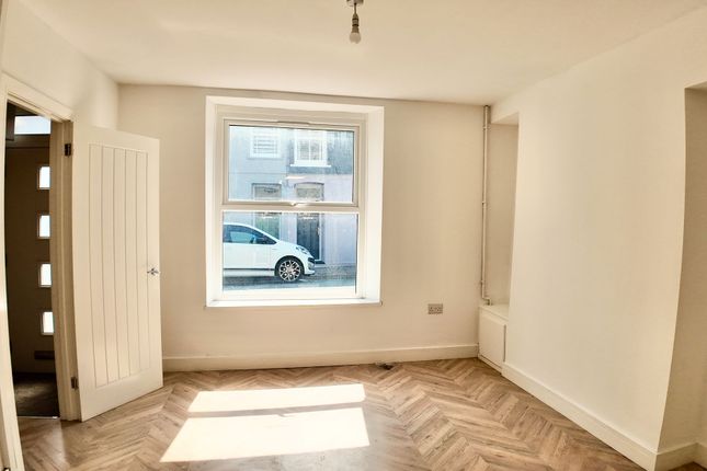 15 Tynybedw Street, Treorchy photo 2